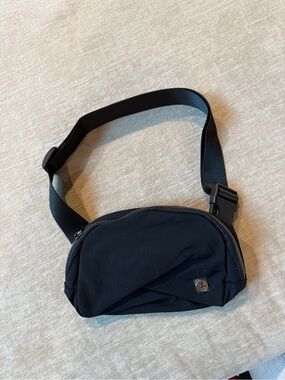 HALARA Black Fanny Pack Belt Bag with Adjustable Strap